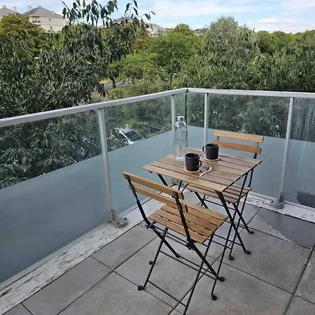 Appart Pointe Du Lac, Avec Balcon *metro*parking* Lägenhet